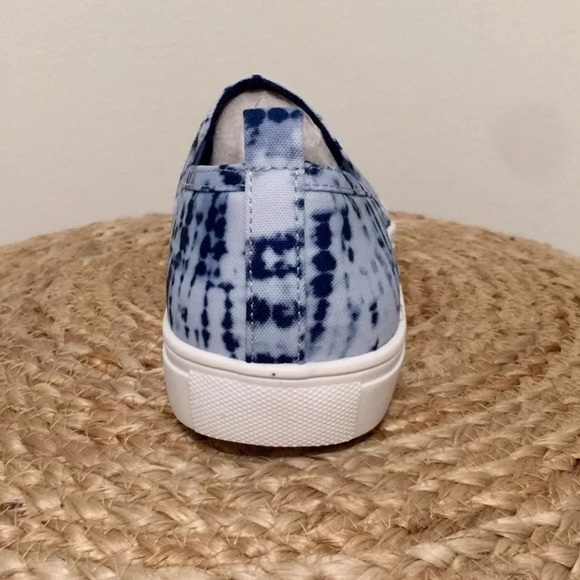 🆕Fergalicious | Tie Dye Sneaker Sz 8.5 Slip On - Picture 5 of 7